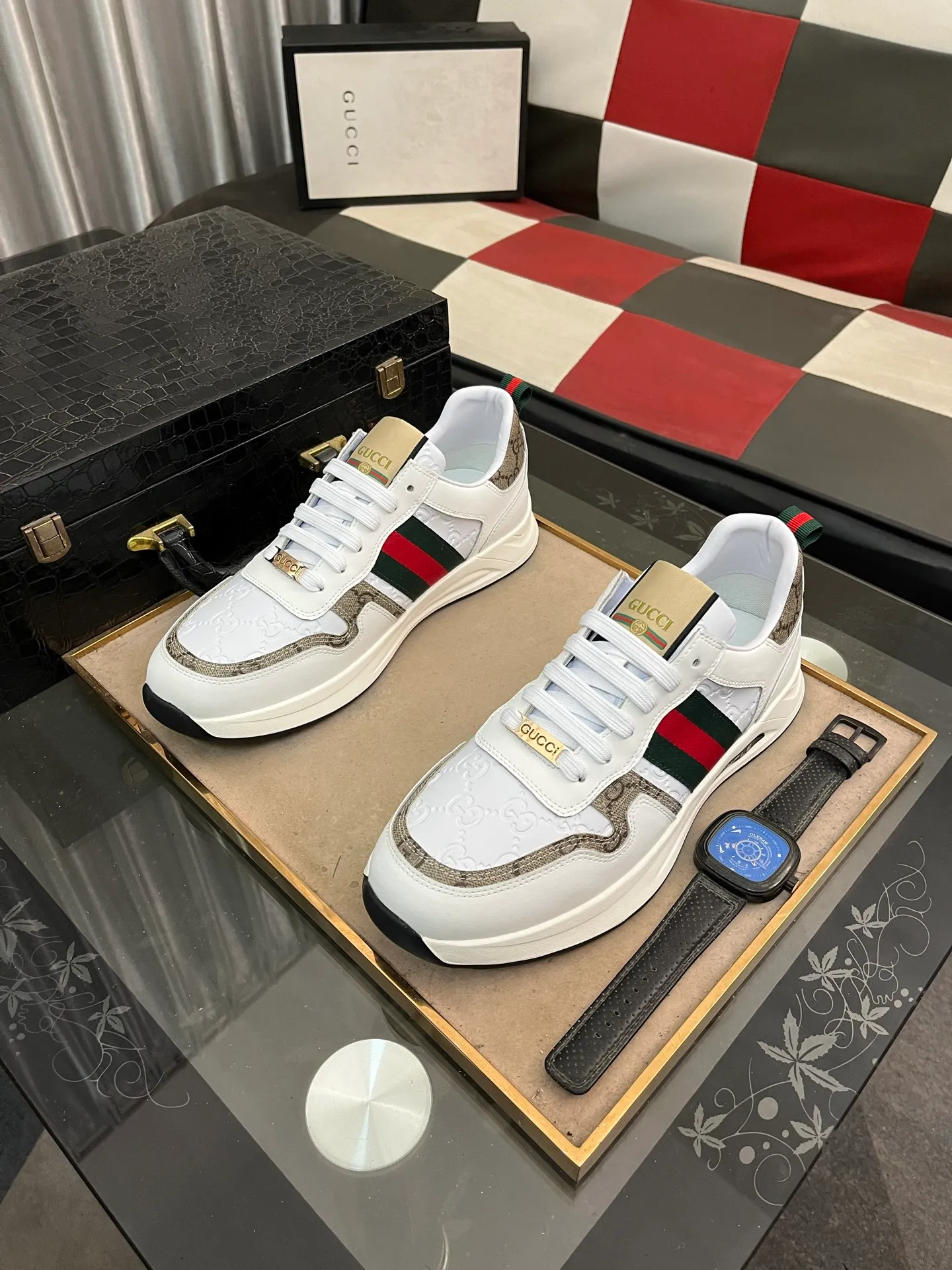 Men's shoes💰420⌚️⌚️[GUCCI] Gucci men's casual shoes are absolutely popular🔥The ultimate matching item for trendy men! The charm of super texture is irresistible, the main recommendation, the flower leather color is bright! The upper is made of high-quality cowhide with branded fabrics, pigskin lining for the feet, and wear-resistant rubber sole, which is noble and elegant! Extremely comfortable🎁🎁You can be as handsome as you want💪 38-442️⃣colors available
